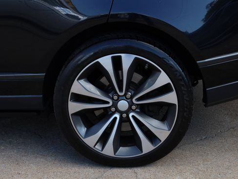 Used 2020 Land Rover Range Rover SV Autobiography Dynamic image 43