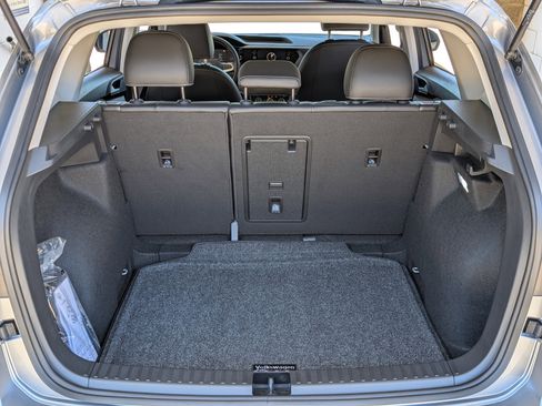 Used 2024 Volkswagen Taos SE image 18