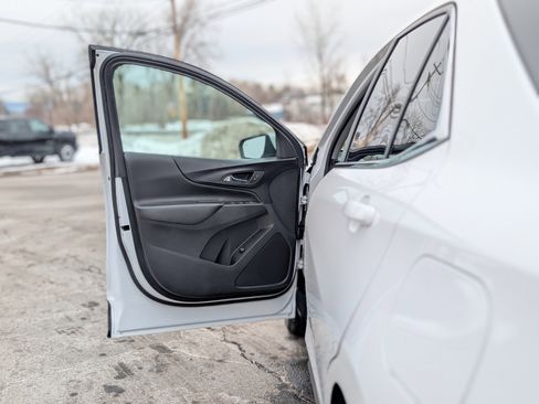 Used 2022 Chevrolet Equinox LT image 28