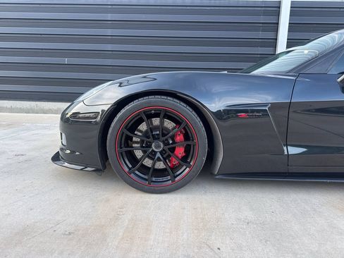Used 2012 Chevrolet Corvette Z06 w/ 3LZ Preferred Equipment Group RWD image 12