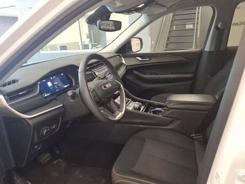 Used 2023 Jeep Grand Cherokee L Laredo w/ Luxury Tech Group I image 8