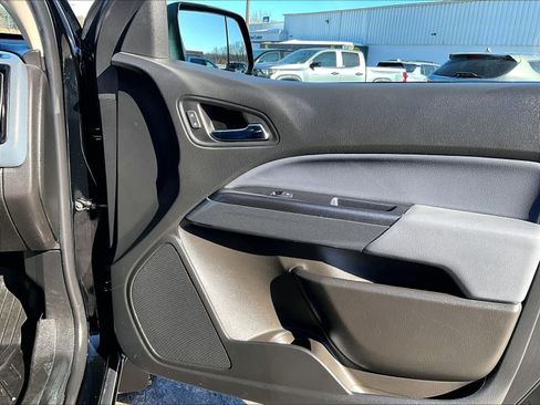 Used 2020 Chevrolet Colorado Z71 w/ Z71 Midnight Edition image 12