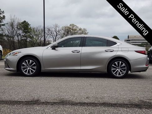 Used 2020 Lexus ES 350 w/ Premium Package image 2