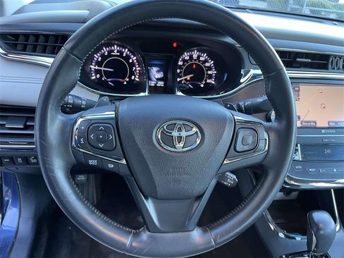 Used 2014 Toyota Avalon Limited image 18