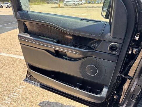 Used 2020 Ford Expedition Max Limited RWD image 20