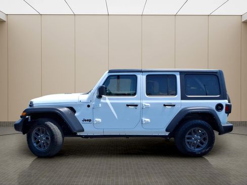 Used 2024 Jeep Wrangler Unlimited Sport AWD/4WD image 16