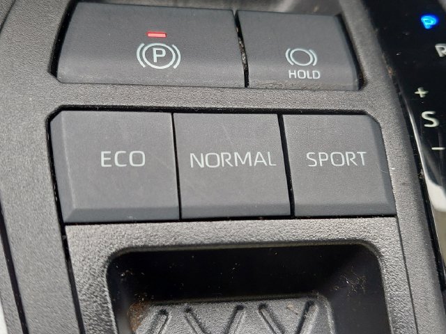 Certified 2024 Toyota RAV4 LE FWD image 37