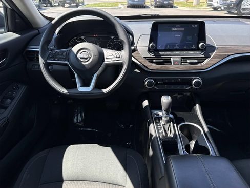 Used 2024 Nissan Altima 2.5 SV image 8