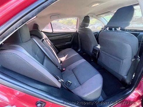 Used 2018 Toyota Corolla LE FWD image 19