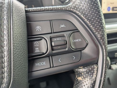 Used 2024 Toyota Tacoma SR5 AWD/4WD image 18