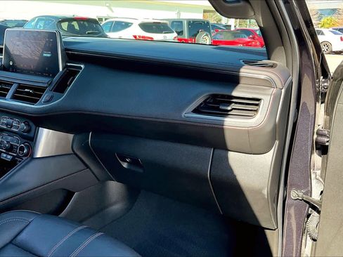 Used 2022 Chevrolet Tahoe RST w/ Luxury Package image 17