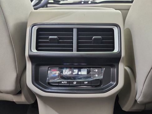 New 2026 Volkswagen Atlas SE FWD image 31