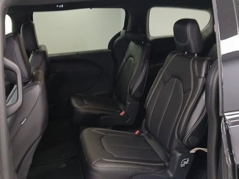 New 2026 Chrysler Pacifica Select w/ S Appearance Package image 13