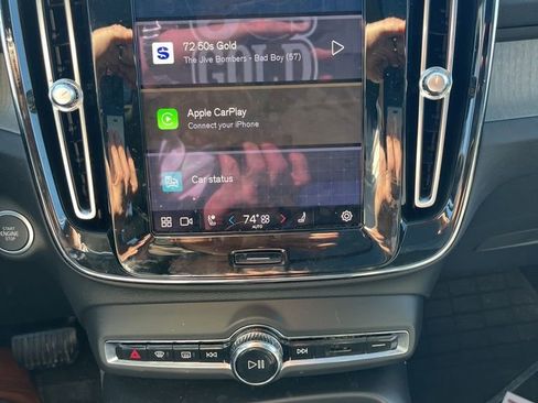 Certified 2023 Volvo XC40 B5 Plus w/ Climate Package image 12