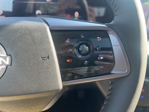 New 2025 Nissan Murano SL image 18