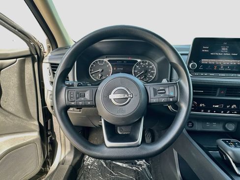 Used 2024 Nissan Rogue SV FWD image 11