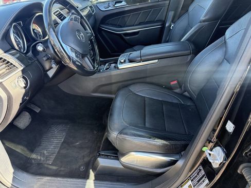 Used 2016 Mercedes-Benz GL 550 4MATIC image 18