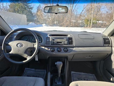 Used 2003 Toyota Camry LE image 10
