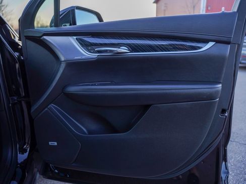 Used 2020 Cadillac XT6 Premium Luxury image 38