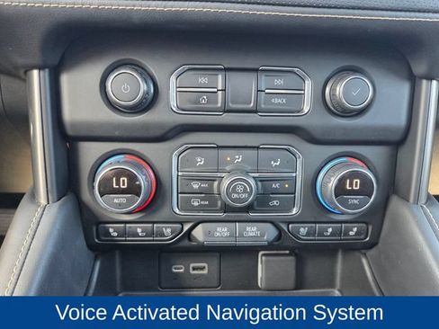 Used 2021 Chevrolet Tahoe Premier w/ Premium Package AWD/4WD image 32