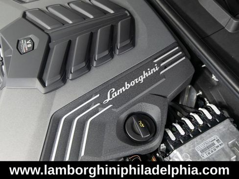 Used 2025 Lamborghini Urus S AWD/4WD image 47