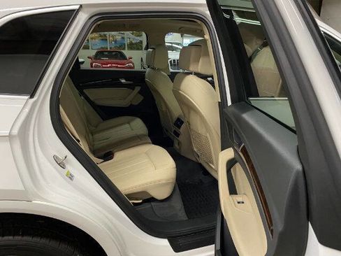 Used 2018 Audi Q5 2.0T Premium Plus w/ Premium Plus Package image 16
