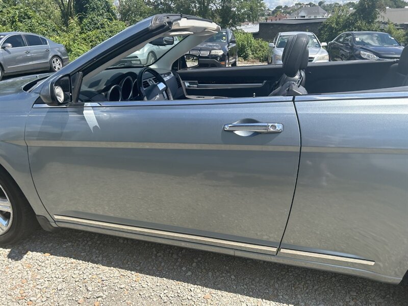 Used 2010 Chrysler Sebring Limited FWD image 7