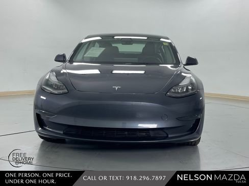 Used 2023 Tesla Model 3 Standard Range image 2