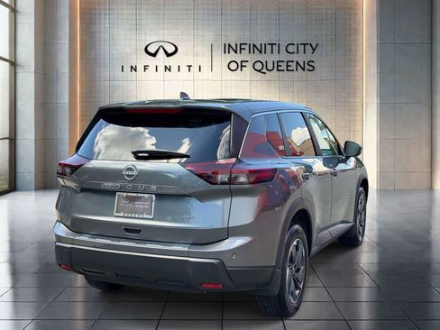 Used 2025 Nissan Rogue SV AWD/4WD image 7