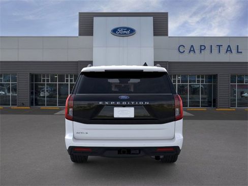 New 2025 Ford Expedition Active image 5
