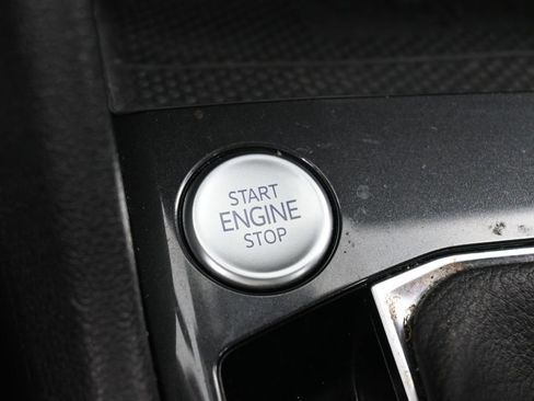 Used 2022 Volkswagen Tiguan SEL R-Line image 17