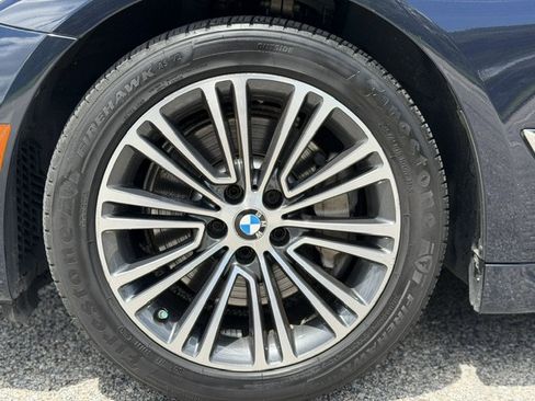 Used 2018 BMW 530i w/ Premium Package RWD image 10