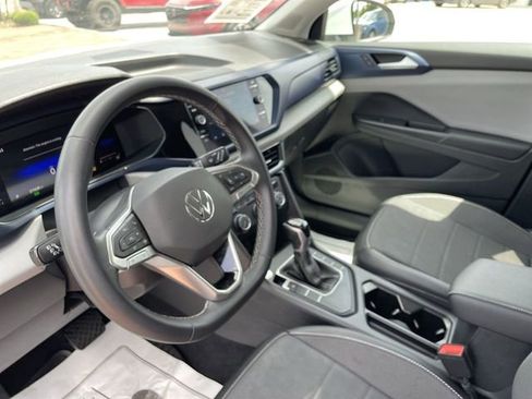 Used 2022 Volkswagen Taos SE FWD image 13