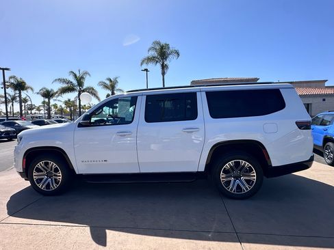 Used 2023 Jeep Wagoneer L Series II image 8