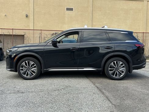 Certified 2026 INFINITI QX60 Luxe w/ Cargo Package image 3