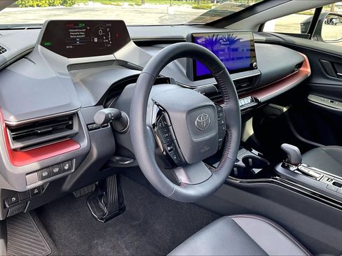 Used 2026 Toyota Prius Plug-In Hybrid image 16