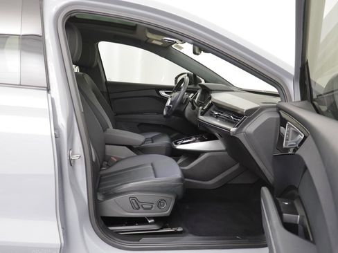 Used 2023 Audi Q4 e-tron Premium Plus w/ Premium Plus image 19