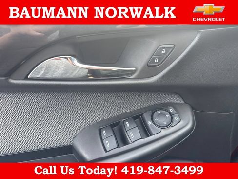 Used 2025 Chevrolet TrailBlazer LT FWD image 8