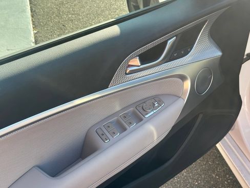 Used 2023 Genesis G70 2.0T w/ Sport Prestige Package RWD image 20