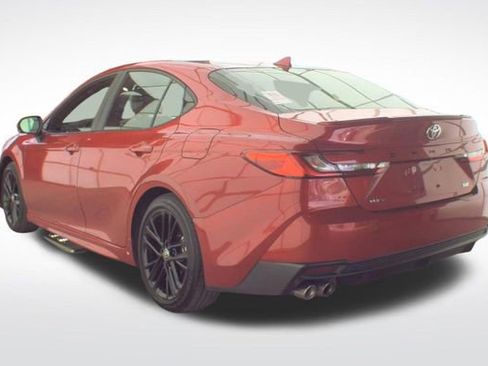 Used 2025 Toyota Camry SE w/ Convenience Package FWD image 11
