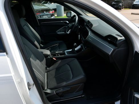 Used 2020 Audi Q3 2.0T Premium image 28