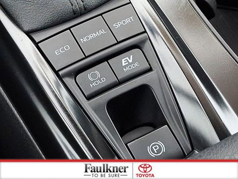 Certified 2025 Toyota Camry SE image 25