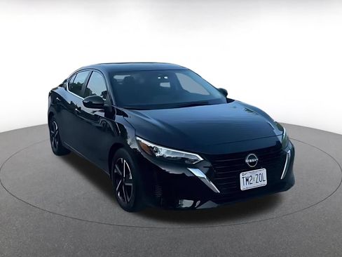 Used 2025 Nissan Sentra SV FWD image 3