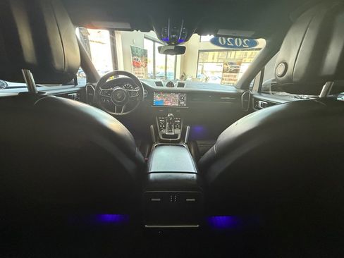 Used 2020 Porsche Cayenne AWD image 25
