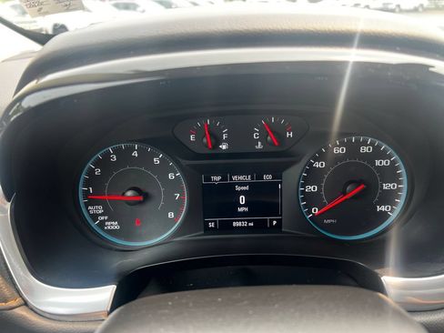 Used 2019 Chevrolet Traverse LT FWD image 5