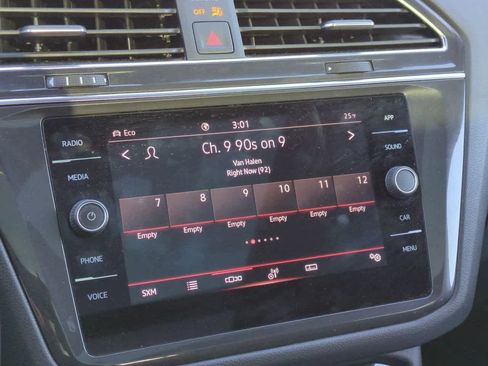 Used 2023 Volkswagen Tiguan SE R-Line image 27