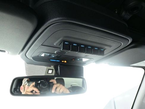 Used 2023 Ford Bronco Badlands image 19