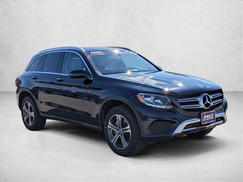 Used 2018 Mercedes-Benz GLC 300 4MATIC image 3