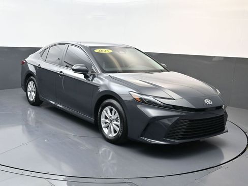 Used 2025 Toyota Camry LE image 1