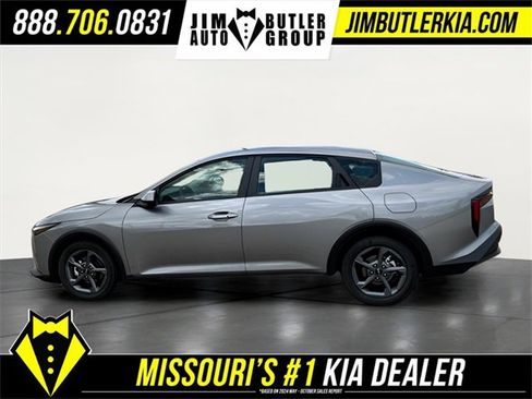 New 2025 Kia K4 LXS image 2